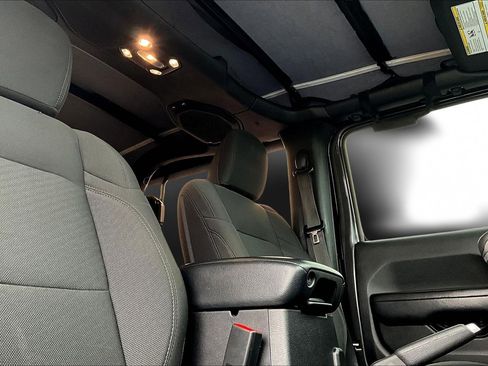 Used 2020 Jeep Wrangler Sport image 28