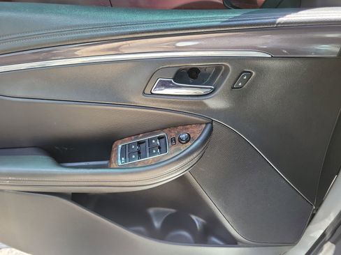 Used 2014 Chevrolet Impala LT w/ Convenience Package FWD image 13