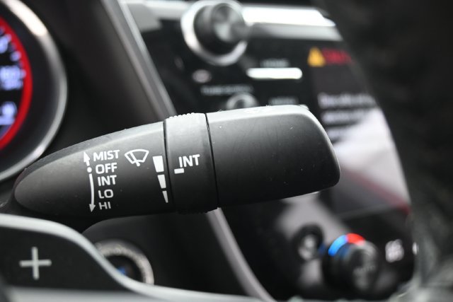 Used 2019 Toyota Camry XSE FWD image 18