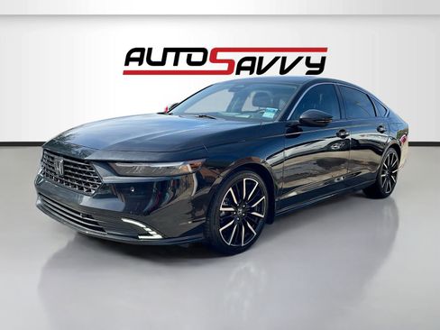 Used 2025 Honda Accord Touring image 3