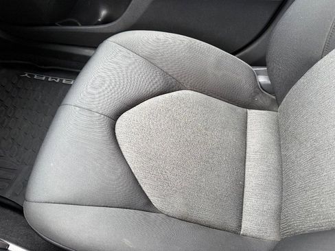 Used 2019 Toyota Camry LE image 27