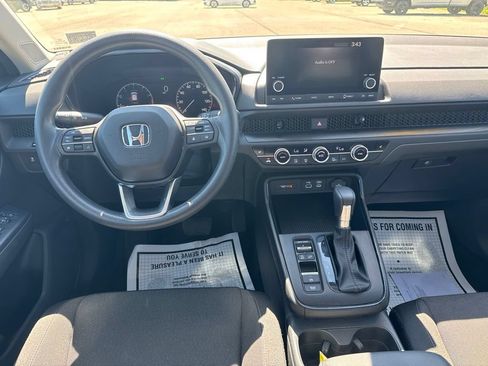 Used 2023 Honda CR-V EX image 8