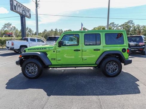 Used 2025 Jeep Wrangler Unlimited Sport AWD/4WD image 5