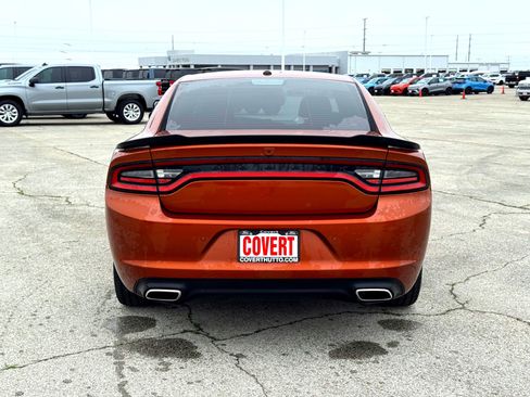 Used 2022 Dodge Charger SXT w/ Blacktop Package RWD image 8