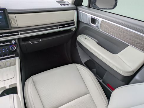 Used 2024 Hyundai Santa Fe Calligraphy AWD/4WD image 14