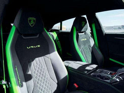 Used 2024 Lamborghini Urus Performante AWD/4WD image 52