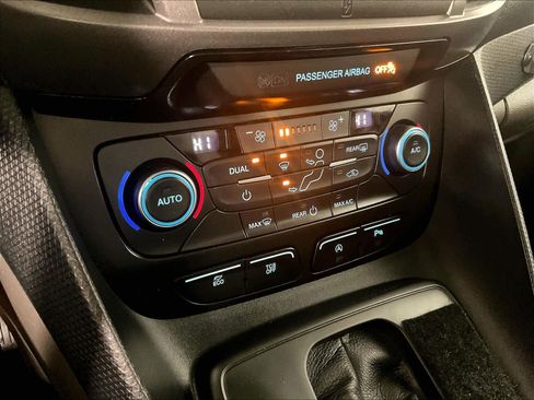 Used 2020 Ford Transit Connect XL image 25