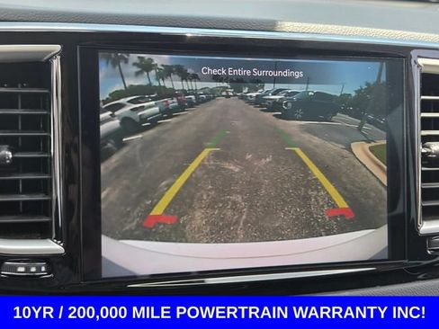 Used 2024 Chrysler Pacifica Touring-L FWD image 24