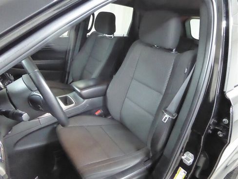 Used 2018 Jeep Grand Cherokee Laredo image 18