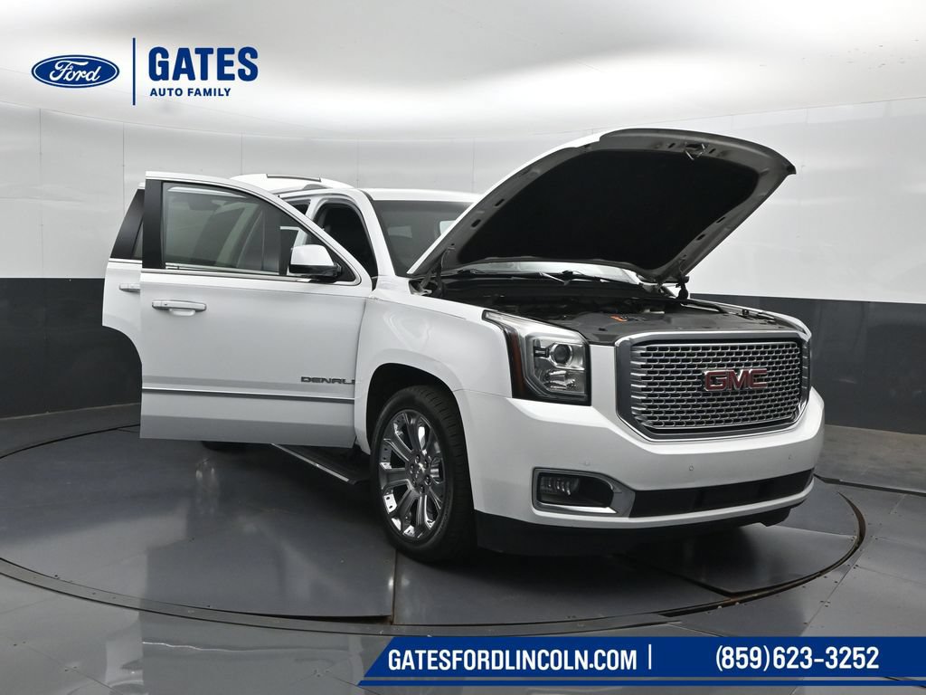 Used 2017 GMC Yukon Denali w/ Open Road Package AWD/4WD image 59