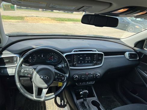 Used 2018 Kia Sorento AWD image 11