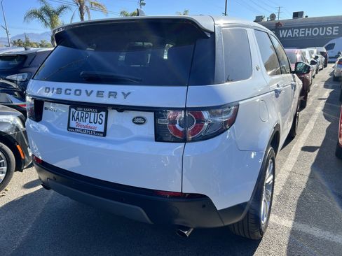 Used 2016 Land Rover Discovery Sport SE image 4
