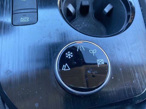 Used 2023 Nissan Rogue S image 29