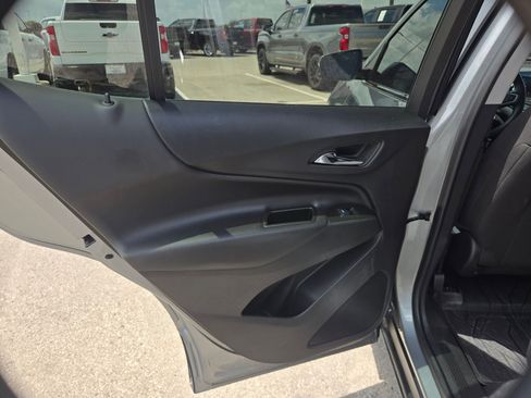 Used 2023 Chevrolet Equinox LT AWD/4WD image 14