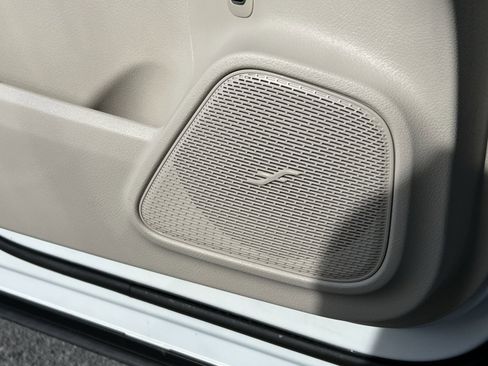 Certified 2024 Mercedes-Benz GLB 250 4MATIC image 35