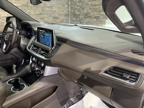 Used 2023 GMC Yukon SLT w/ SLT Luxury Package image 31