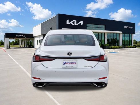 Used 2023 Lexus ES 350 w/ Premium Package FWD image 6