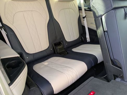 Used 2019 BMW X7 xDrive50i w/ Executive Package image 31