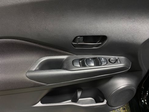Used 2018 Nissan Kicks S FWD image 7