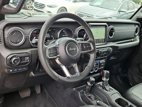 Used 2023 Jeep Wrangler Unlimited Sahara w/ Cold Weather Group AWD/4WD image 27
