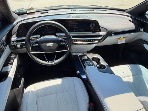 Used 2024 Cadillac Lyriq Sport RWD image 13