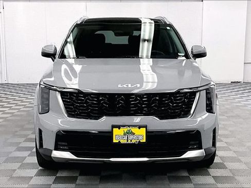 Used 2025 Kia Sorento EX w/ Panoramic Sunroof Package AWD/4WD image 4