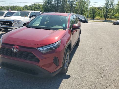 Used 2024 Toyota RAV4 LE AWD/4WD image 2