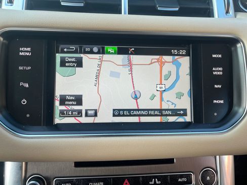 Used 2015 Land Rover Range Rover Sport SE image 19