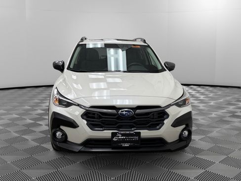 Used 2025 Subaru Crosstrek 2.0i Premium image 8