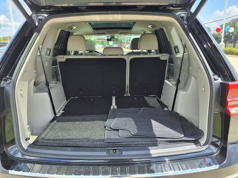 Used 2019 Volkswagen Atlas SEL R-Line FWD image 12