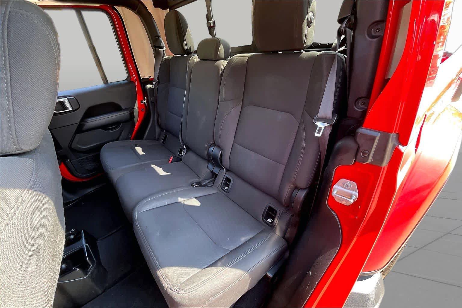 Used 2020 Jeep Gladiator Overland AWD/4WD image 20
