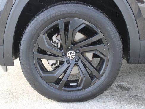 Certified 2022 Volkswagen Atlas SE w/ Black Wheel Package image 32