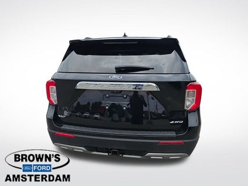 Used 2022 Ford Explorer XLT w/ Equipment Group 202A AWD/4WD image 7