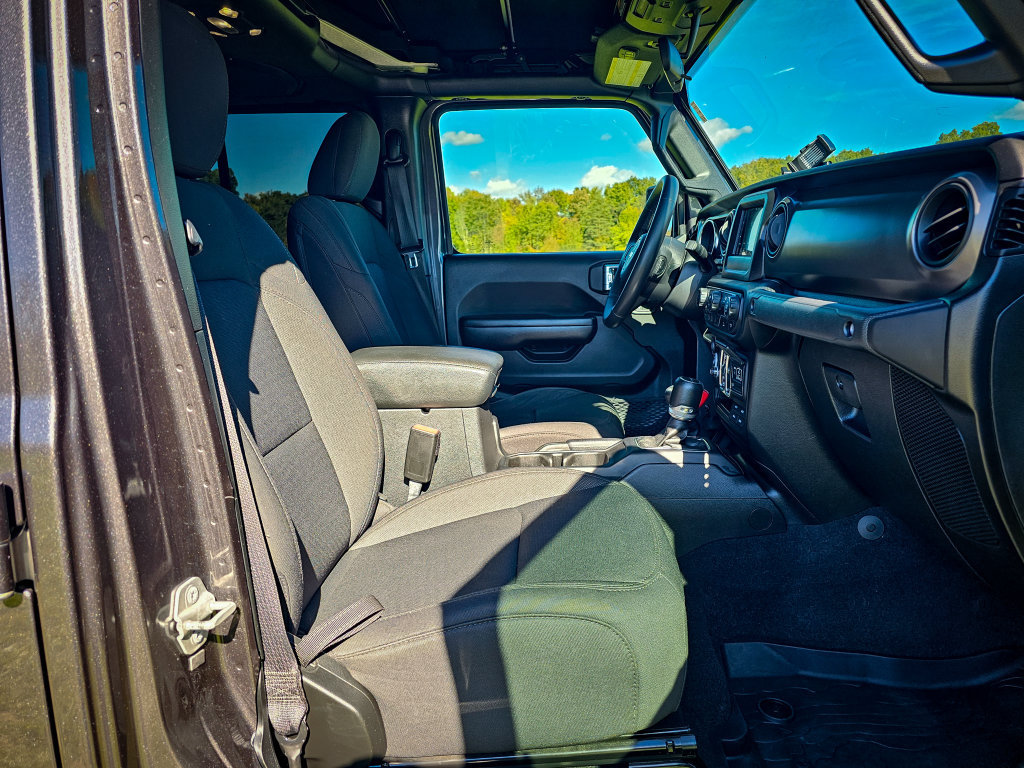 Used 2021 Jeep Gladiator Sport AWD/4WD image 35