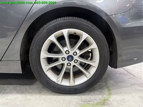 Used 2020 Ford Fusion SE FWD image 16