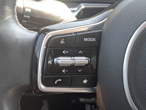 Used 2025 Kia Sorento S FWD image 23