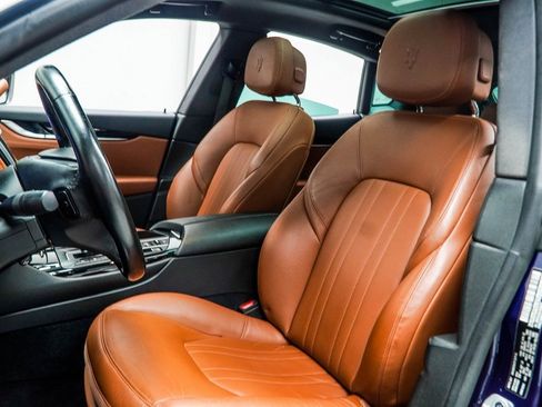 Used 2018 Maserati Levante image 29