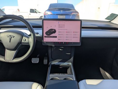 Used 2021 Tesla Model Y Performance image 19