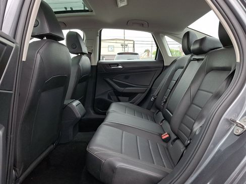 Used 2024 Volkswagen Jetta SE FWD image 17
