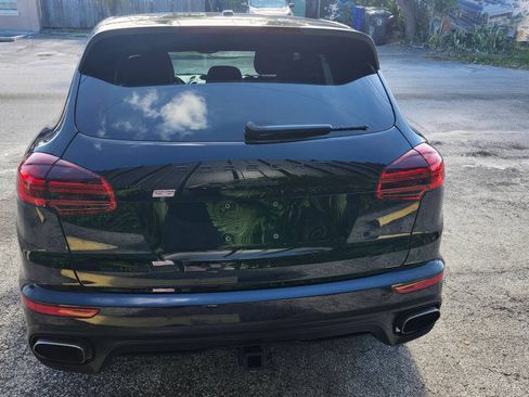 Used 2017 Porsche Cayenne AWD/4WD image 15