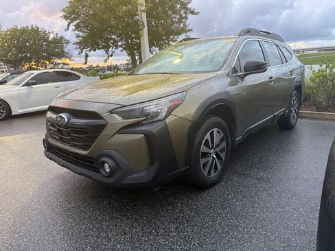 Used 2023 Subaru Outback Premium AWD/4WD image 1