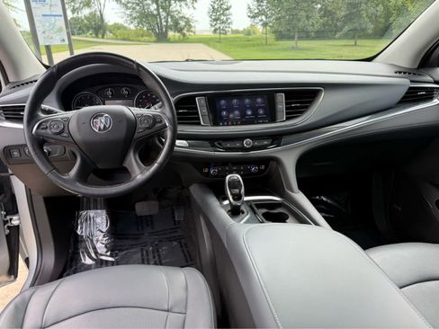 Used 2021 Buick Enclave Essence w/ Sound and Sites Package AWD/4WD image 17