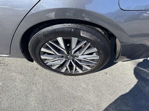 Used 2024 Nissan Altima 2.5 SV image 15