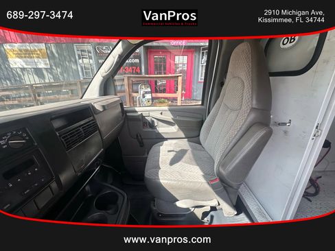 Used 2004 Chevrolet Express 3500 image 11
