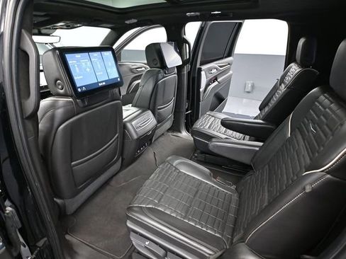 Used 2021 Cadillac Escalade ESV Premium Luxury Platinum image 44