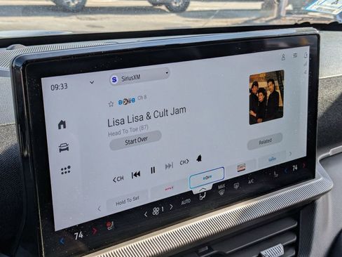 Used 2025 Ford Explorer ST-Line w/ ST-Line Street Pack image 22