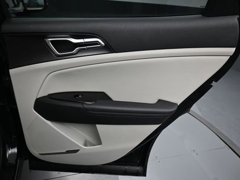 Used 2023 Kia Sportage EX image 34