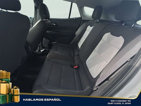 Used 2025 Chevrolet Trax LS w/ LS Convenience Package image 27