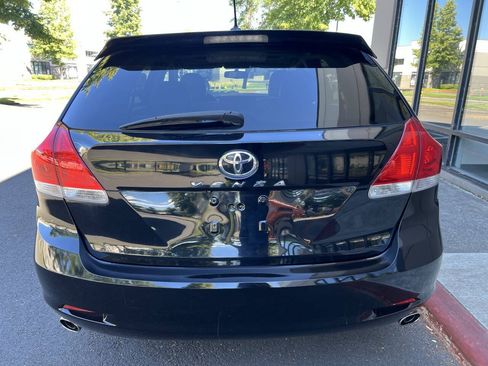 Used 2010 Toyota Venza w/ Comfort Pkg FWD image 4