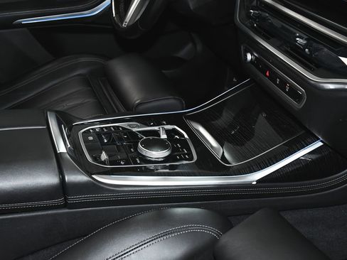 Used 2023 BMW X7 xDrive40i w/ M Sport Package image 67